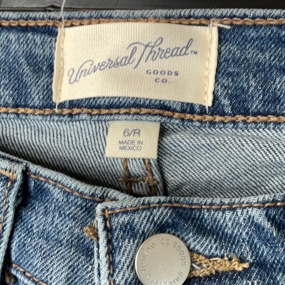 Universal Thread - Women's Mid-Rise 80's Slim Fit Ankle Jeans Medium Wash - Picture 6 of 14